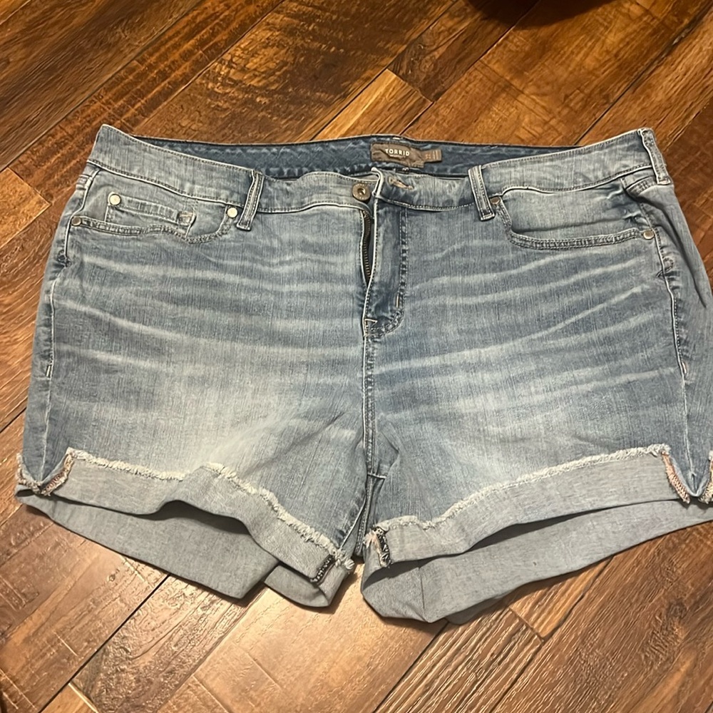 Torrid size 22 soft cotton denim shorts. 5” inseam